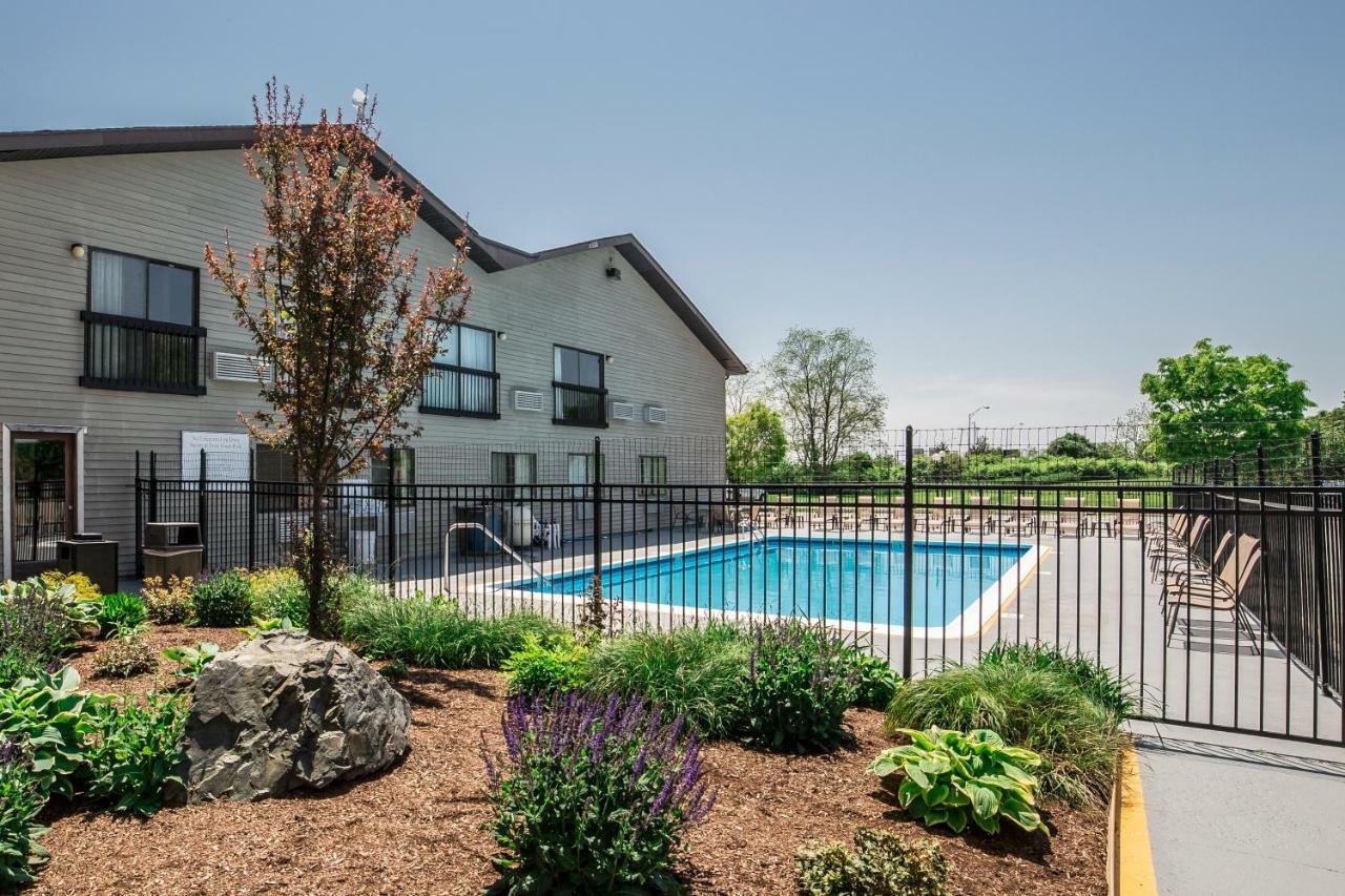 Mainstay Hotel And Conference Center Newport Exterior photo