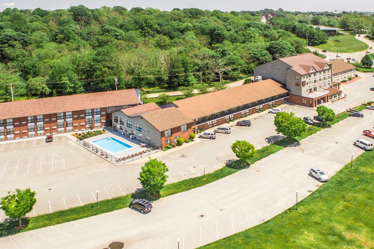 Mainstay Hotel And Conference Center Newport Exterior photo